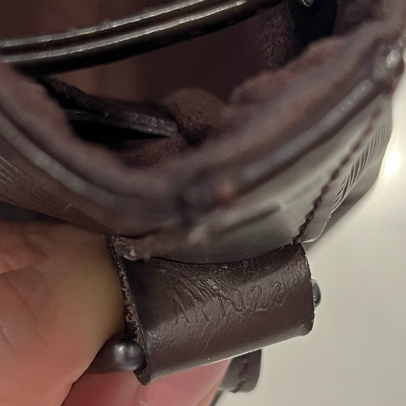 Authentic Mocha LOUIS VUITTON Epi Petit Noe - Picture 5 of 13